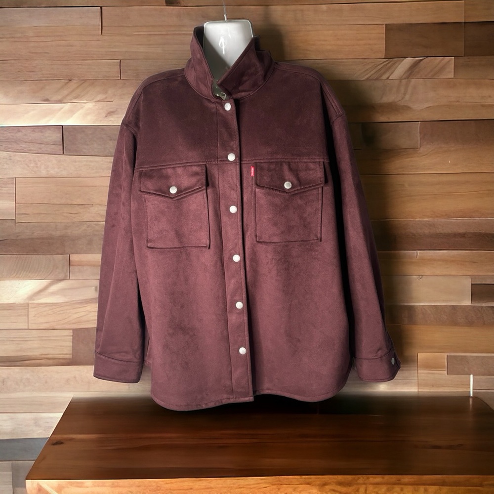Levi’s Women’s Soft Faux Suede Shirt Jacket SZ Medium Burgundy Stretch Relaxed
